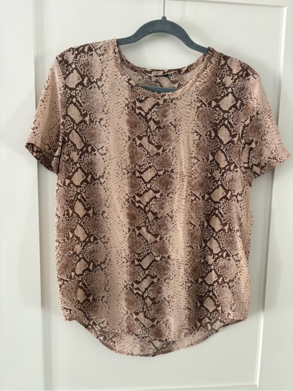 Equipment 100% Silk Snake Print Top Neutral Beige Short Sleeve Blouse XS
